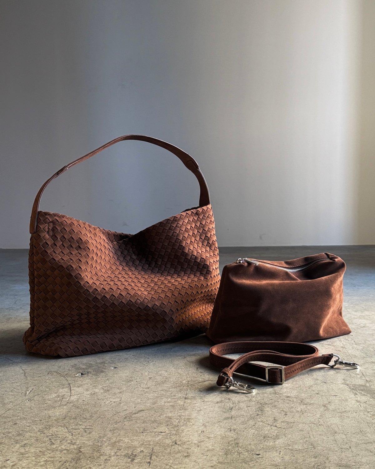 SYNTHETIC SUEDE MESH SHOULDER BAG | JISTORY
