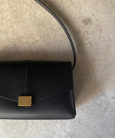 CENTER STITCH CLASSIC SHOULDER BAG