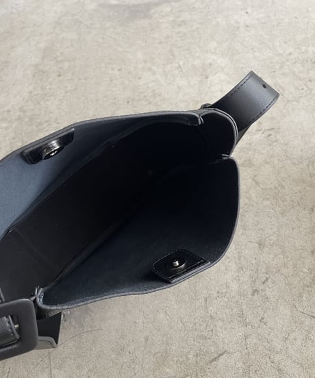 ROUND LEATHER SHOULDER BAG / 2color