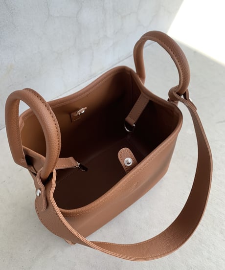 BUCKET SHOULDER BAG