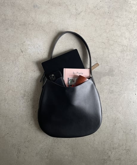 CLAMS SHOULDER BAG