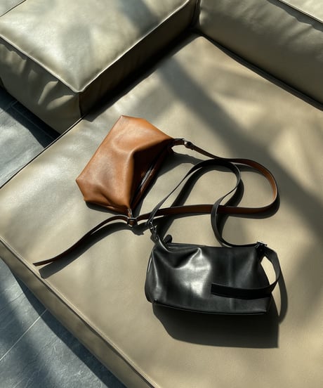 LEATHER SQUARE  SHOULDER / 2color