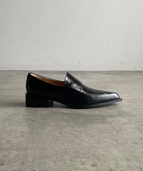 LEATHER POINTED TOE LOAFER / 2color