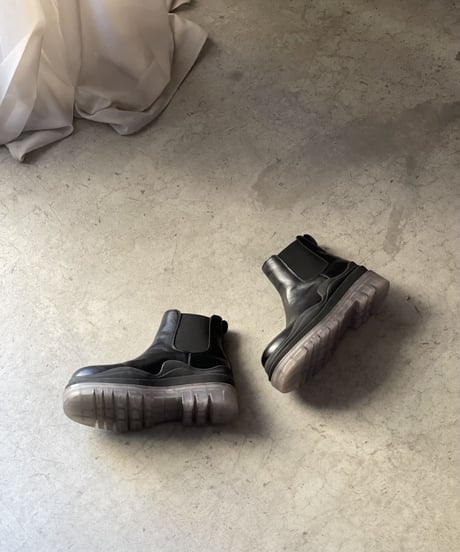 CLEAR SOLE CHELSEA BOOTS