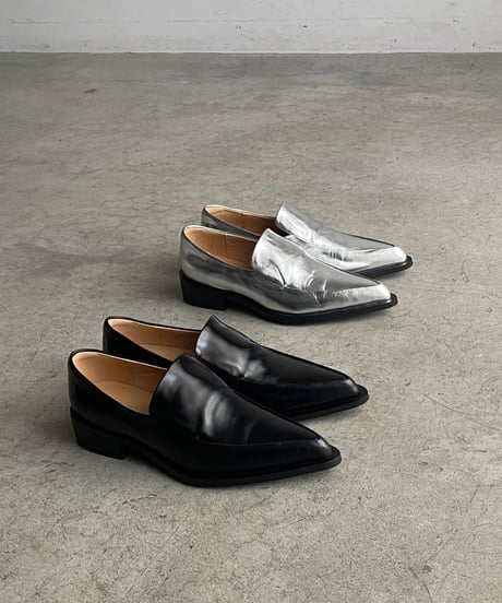 LEATHER POINTED TOE LOAFER / 2color