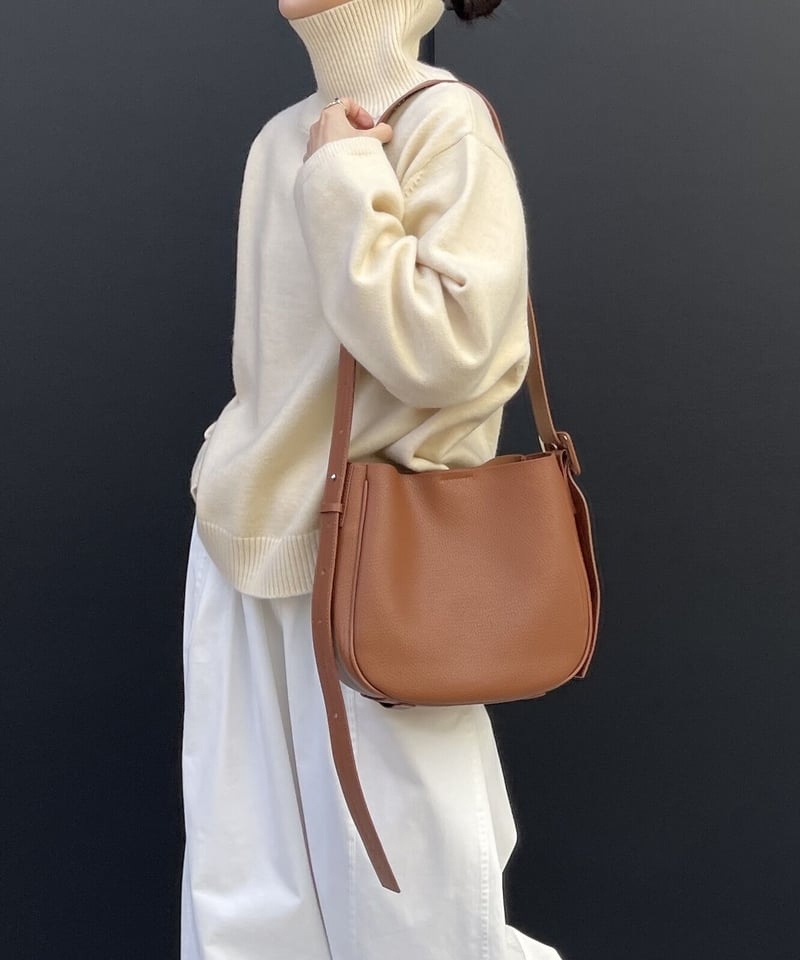 ROUND LEATHER SHOULDER BAG JISTORY