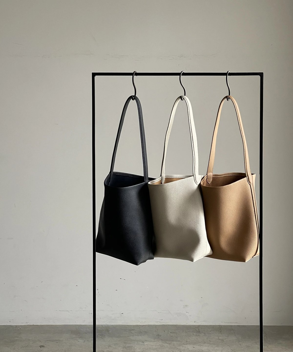 ONE HANDLE SHOULDER BAG middle | JISTORY ONE HANDLE SHOULDER BAG middle | JISTORY
