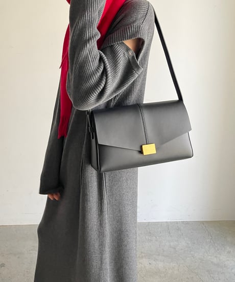 CENTER STITCH CLASSIC SHOULDER BAG