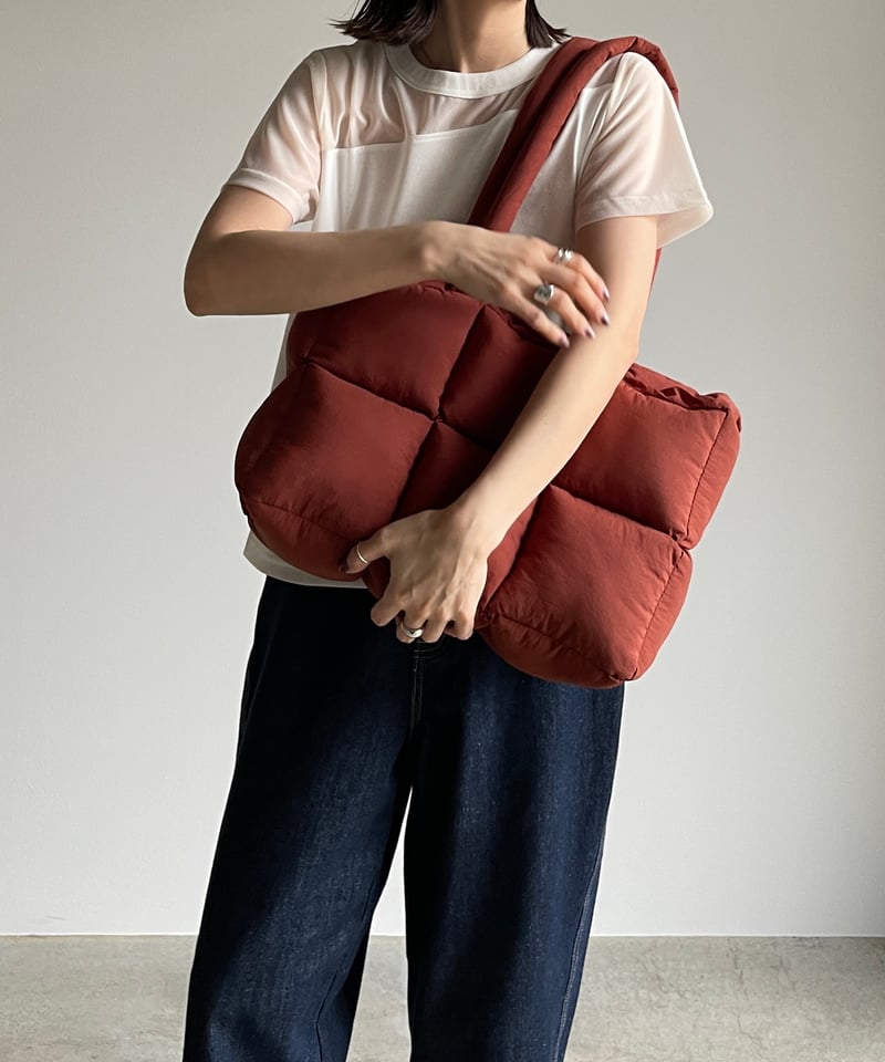 PADDED SHOULDER BAG | JISTORY
