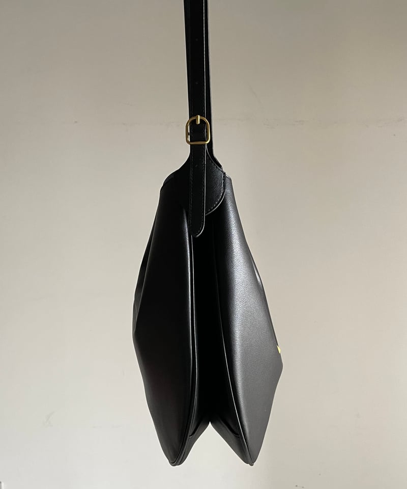 ✨未使用級✨NUNC supermarket shoulder レザー　なかむ nunc Supermarket ✨未使用級✨NUNC supermarket shoulder レザー なかむ