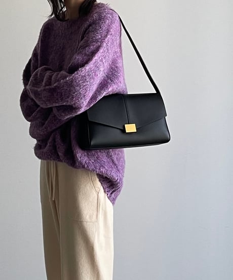 CENTER STITCH CLASSIC SHOULDER BAG