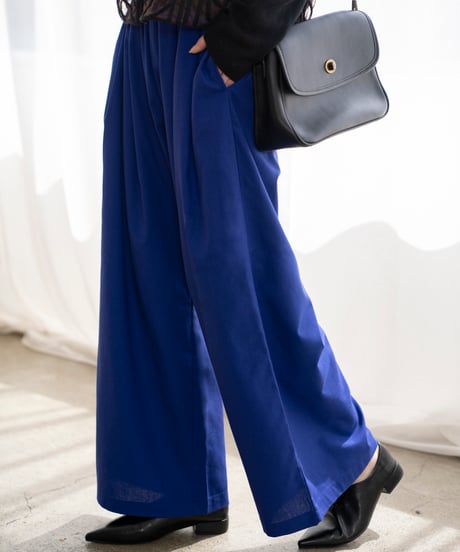 TURN LOCK SQUARE SHOULDER BAG