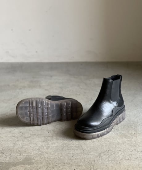 CLEAR SOLE CHELSEA BOOTS