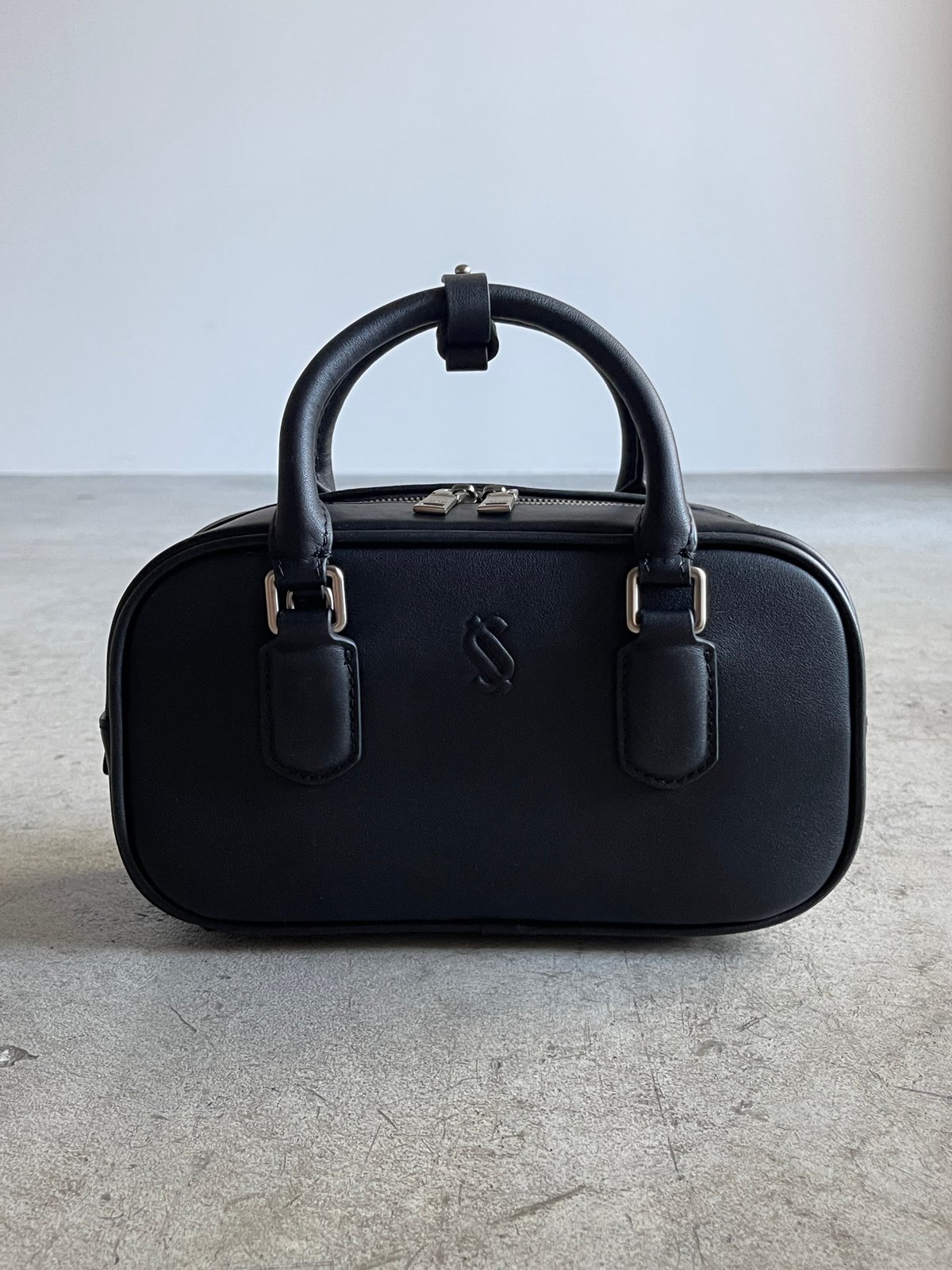 EMBOSS LOGO MINI BOSTON BAG | JISTORY EMBOSS LOGO MINI BOSTON BAG | JISTORY