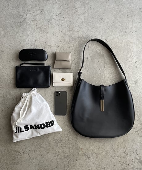 CLAMS SHOULDER BAG