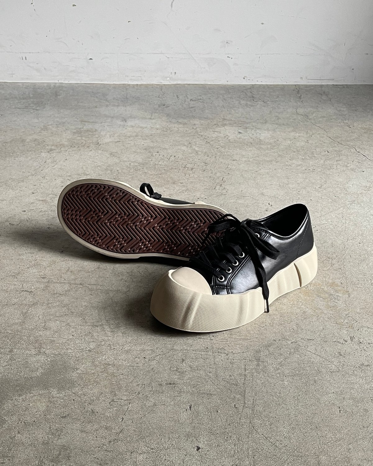 PLATFORM LOW CUT SNEAKERS / 2color | JISTORY