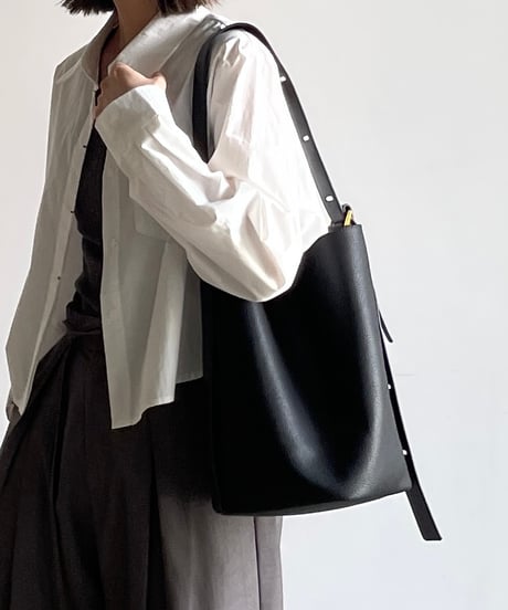 ONE HANDLE BUCKET BAG
