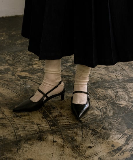 SLENDER STRAP PUMPS