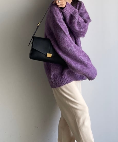 CENTER STITCH CLASSIC SHOULDER BAG
