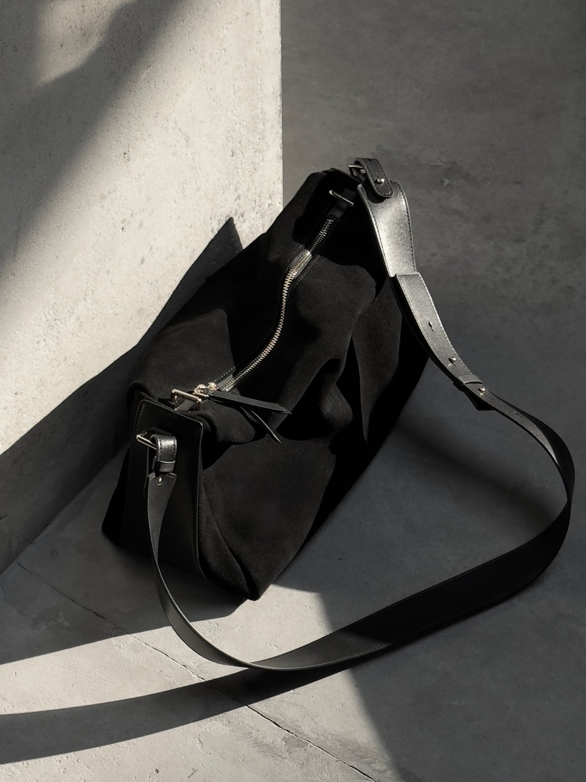 2WAY SUEDE SQUARE BAG | JISTORY