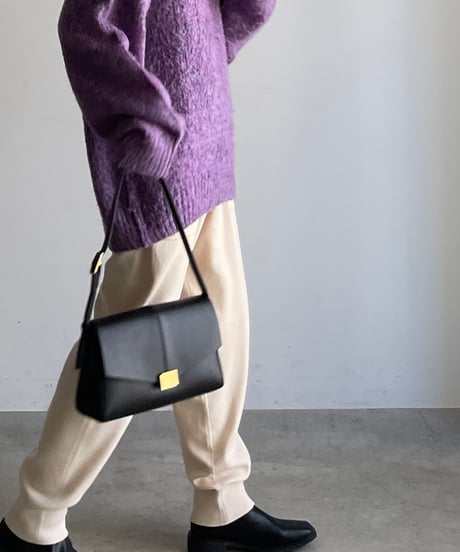 CENTER STITCH CLASSIC SHOULDER BAG
