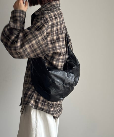 CRESCENT SHOURDER BAG