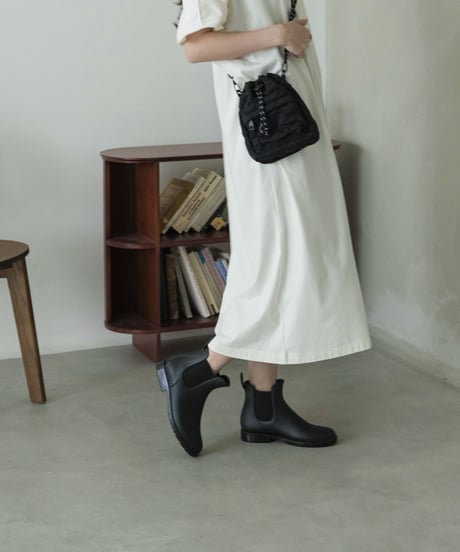 RAIN BOOTS