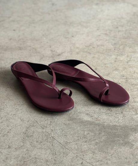 LINE STRAP SANDAL