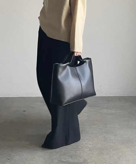 FLAT HANDLE LEATHER TOTE BAG