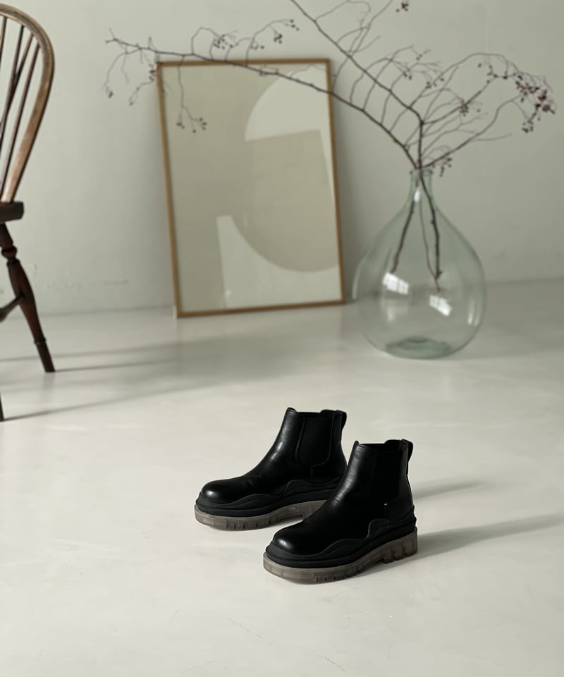 CLEAR SOLE CHELSEA BOOTS | JISTORY