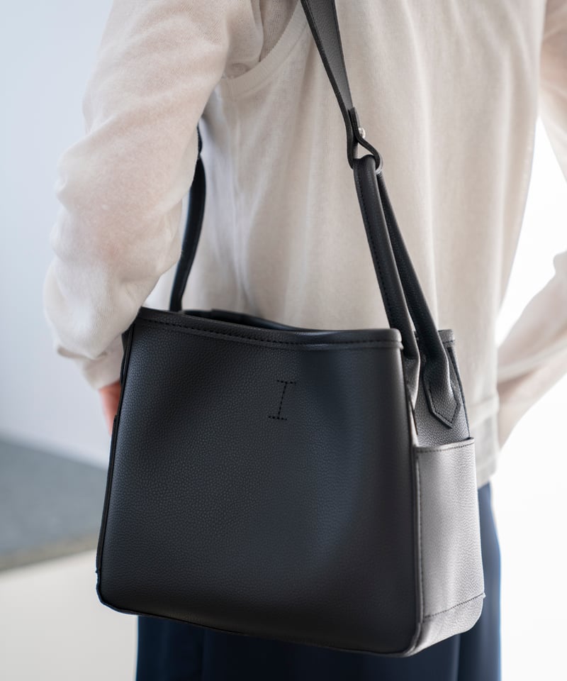 BUCKET SHOULDER BAG | JISTORY