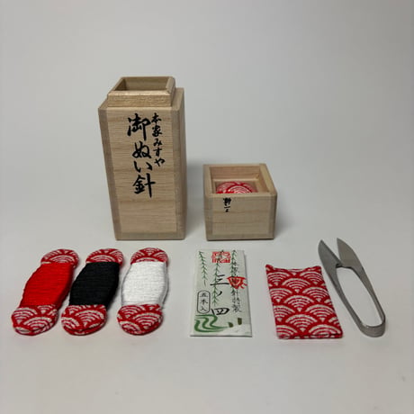携帯お裁縫セット　青海波（赤）