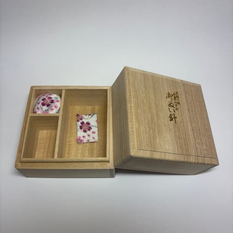 宝石箱型お裁縫箱　白系