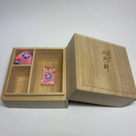 宝石箱型お裁縫箱　ピンク系