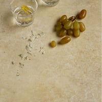 45繊細なパウダリーホワイトベージュ