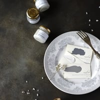 A1サイズ:深いブラウンの靄に包まれるスモークブラン