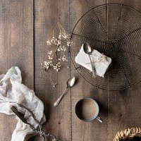 A1：古材「深煎り珈琲」と両面撮影板