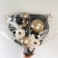 BLACK & GOLD arrange