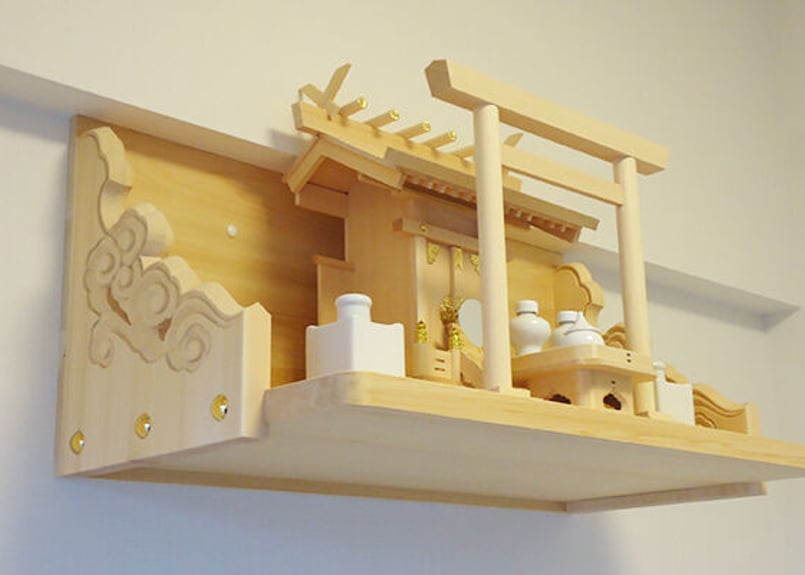 雲彫り持ち送り板付き棚板（特上品）厚板仕上げ 間口：75サイズ | 唐箕