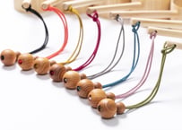 イチイ木珠付ストラップ 単品 ・・・ 紐色（8 色）から選択