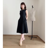 ボートネックワンピース