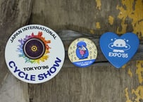 VINTAGE TIN BADGES