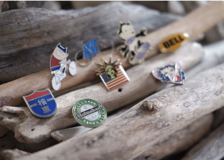 VINTAGE PINS
