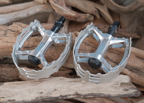 BEAR TRAP PEDAL