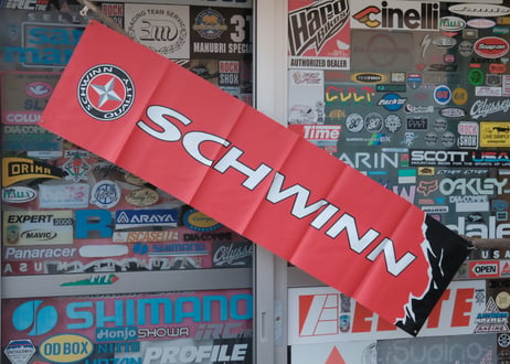 SCHWINN / store banner