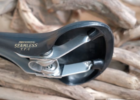 FUJITA / SEAMLESS