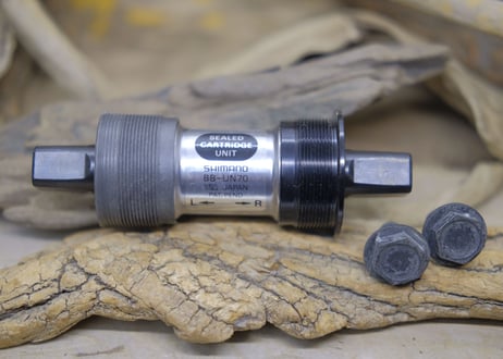 SHIMANO / BB-UN70