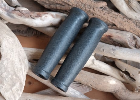 BARREL-SHAPED GRIP