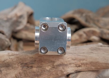 DH / 4 BOLT