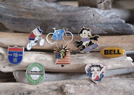 VINTAGE PINS
